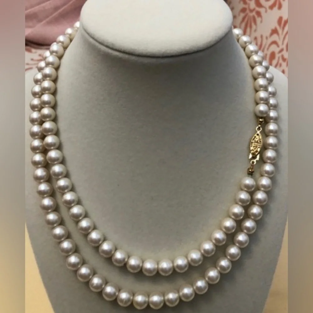 Pearl Necklace - Picture 6 of 7